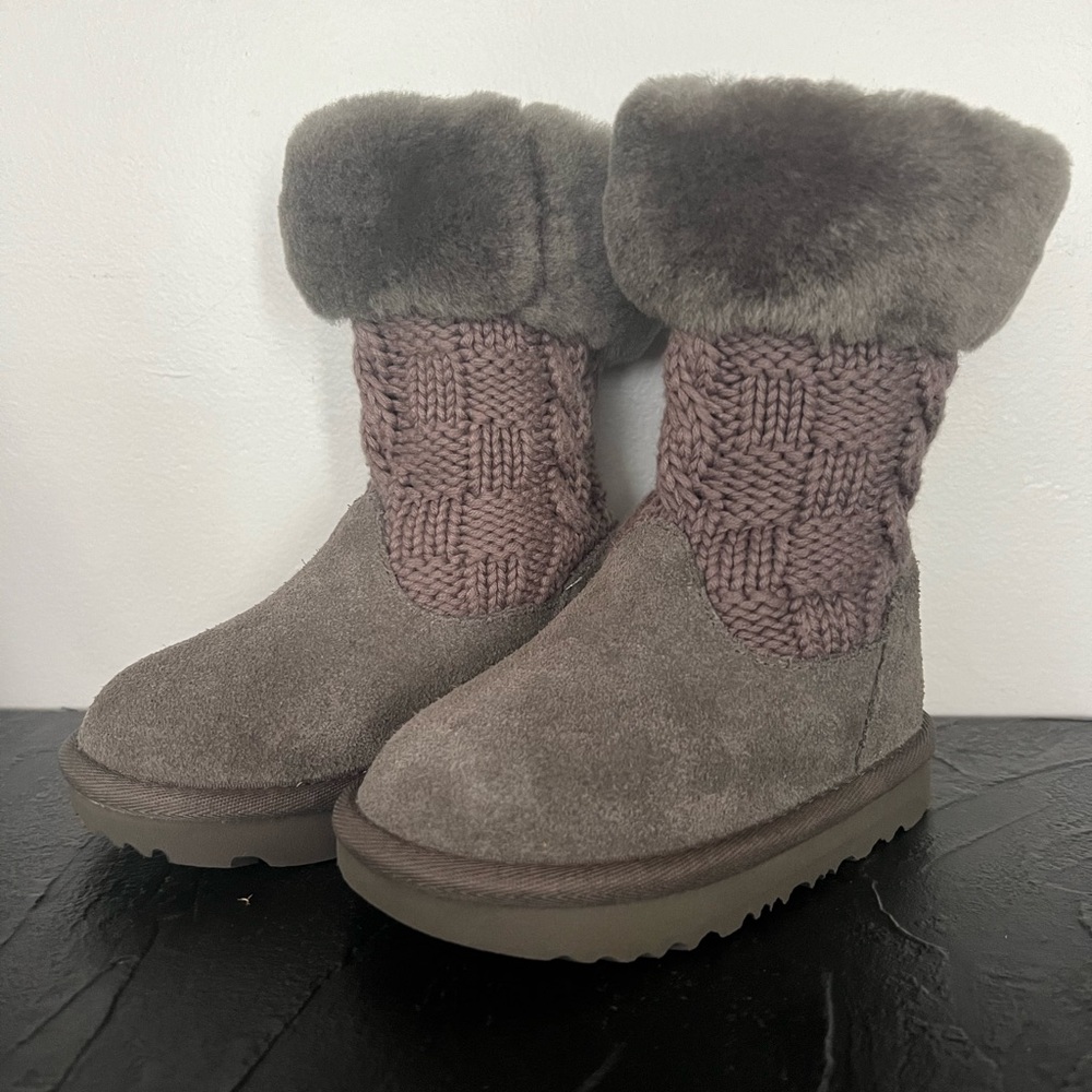 Toddler knit UGGS gray size 7C *NEW*